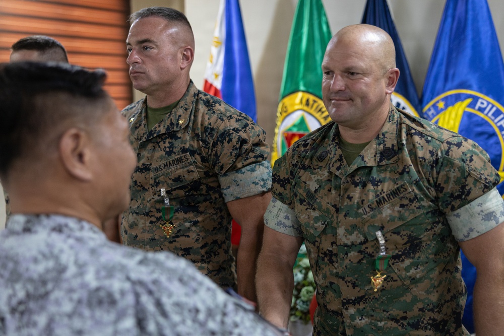 U.S. Marines with MRF-SEA Meet with NOLCOM Commanding General