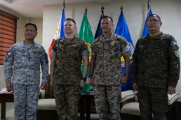 U.S. Marines with MRF-SEA Meet with NOLCOM Commanding General