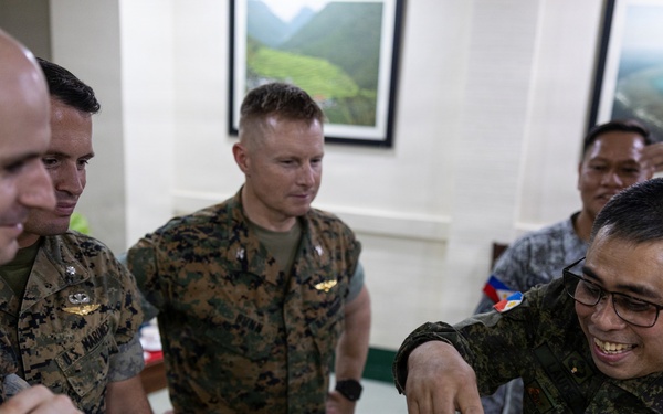 U.S. Marines with MRF-SEA Meet with NOLCOM Commanding General