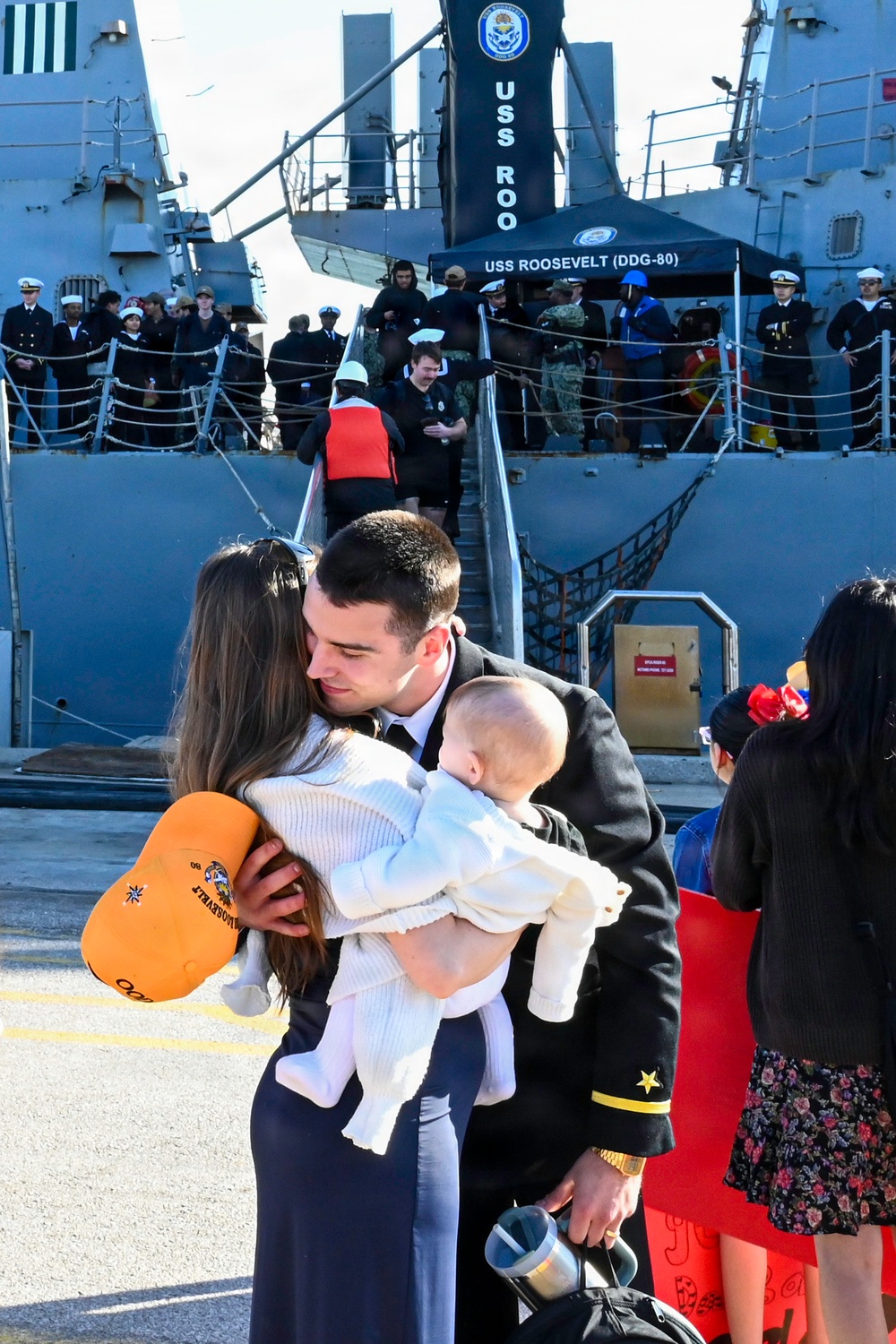 USS Roosevelt (DDG-80) Returns to Home Port NAVSTA Rota