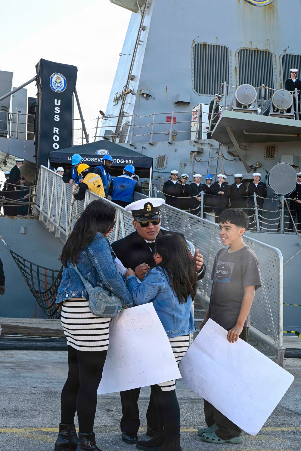 USS Roosevelt (DDG-80) Returns to Home Port NAVSTA Rota