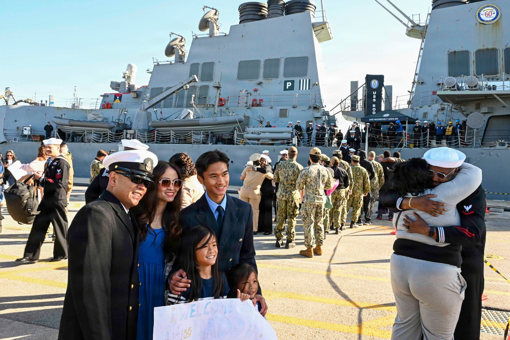 USS Roosevelt (DDG-80) Returns to Home Port NAVSTA Rota
