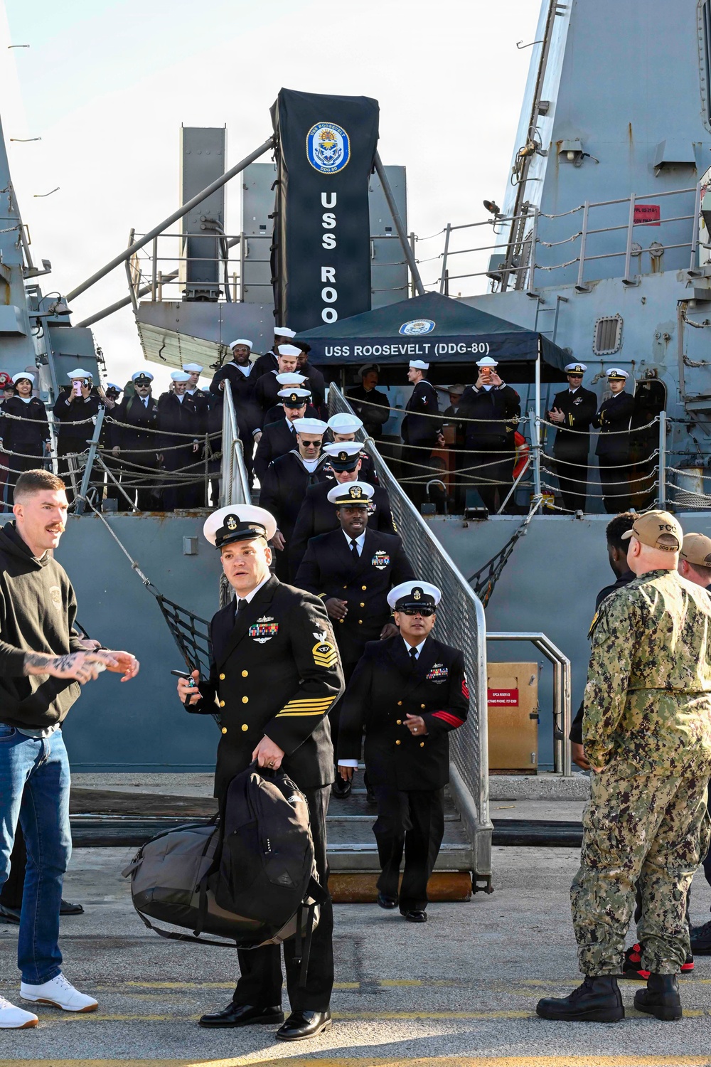USS Roosevelt (DDG-80) Returns to Home Port NAVSTA Rota