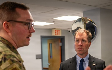 Assistant Secretary of the Navy for Manpower and Reserve Affairs visits  Fort Dix MEPS