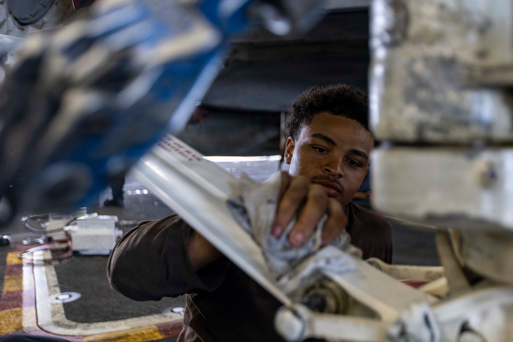USS Abraham Lincoln Conducts Flight Operations During Operation Epic Fury