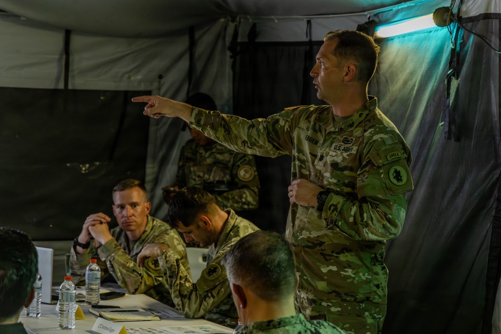 SOUTHCOM Commander visits Jungle Operations Training Course - Panama