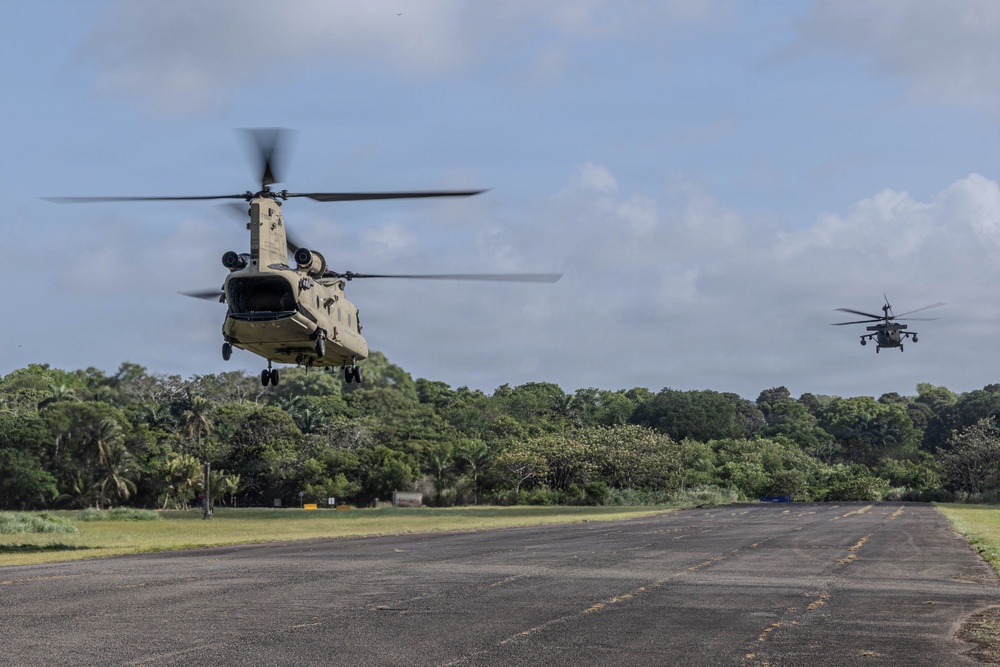 SOUTHCOM Commander visits Jungle Operations Training Course - Panama