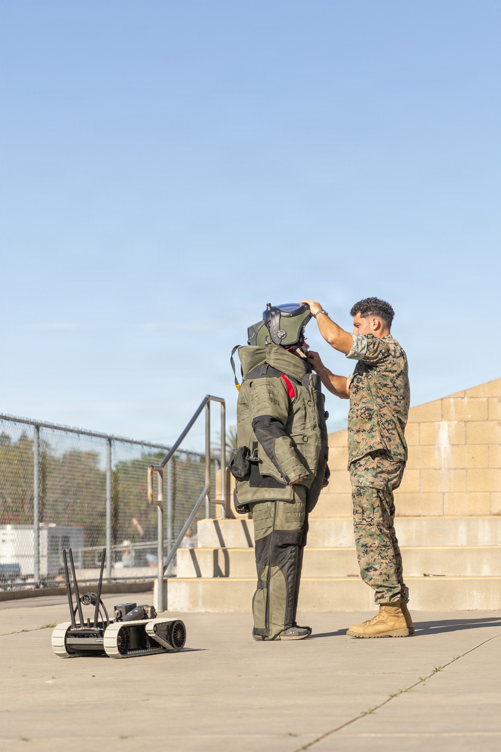Marines with 7th ESB Participate in Middle School Career Day