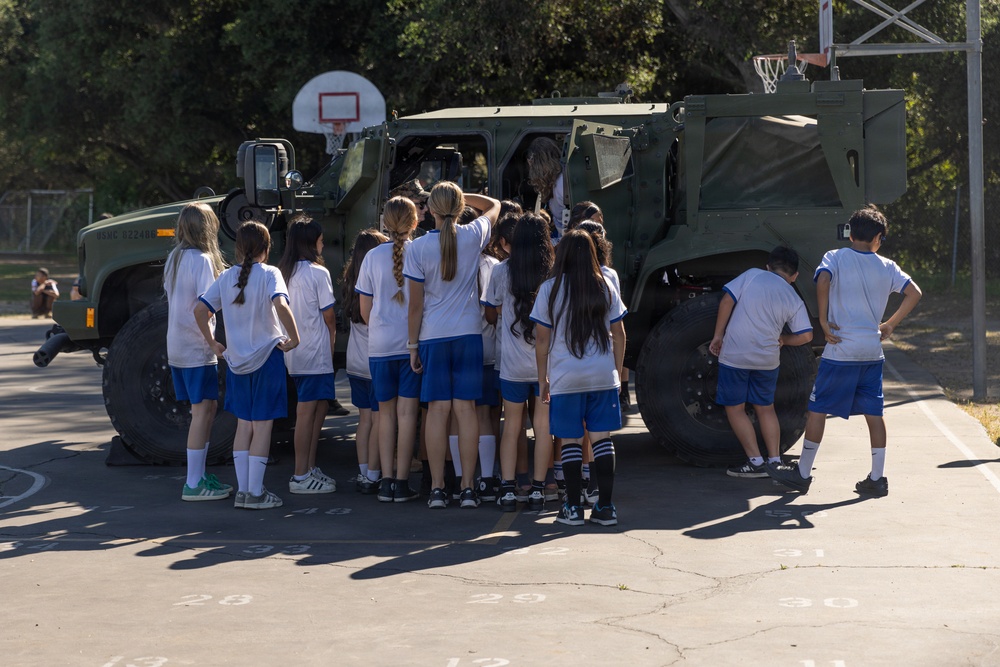 Marines with 7th ESB Participate in Middle School Career Day