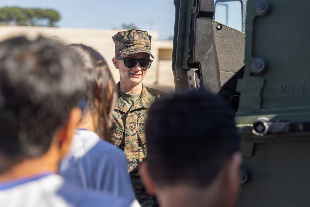 Marines with 7th ESB Participate in Middle School Career Day