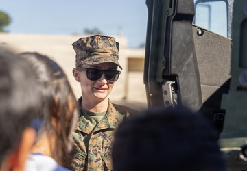 Marines with 7th ESB Participate in Middle School Career Day