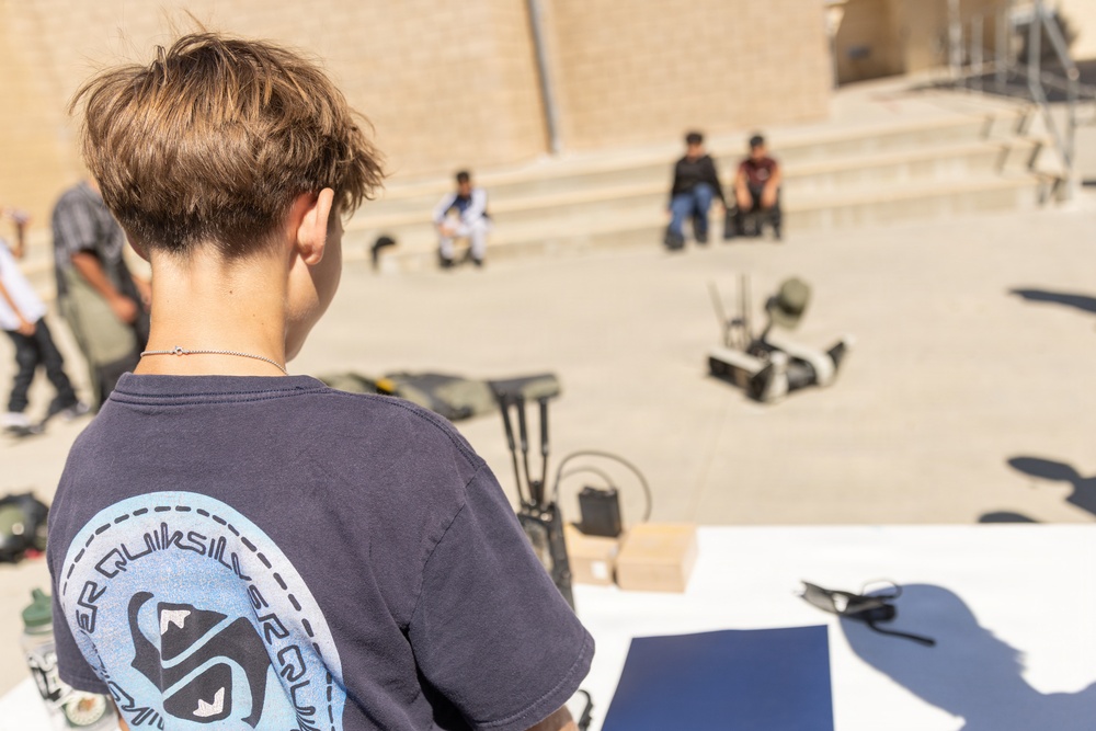 Marines with 7th ESB Participate in Middle School Career Day