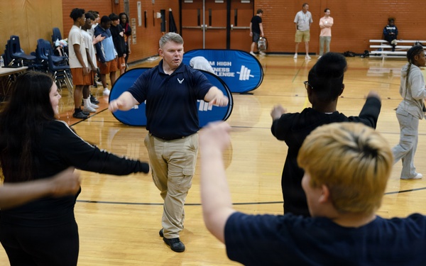 Air Force Reserve recruiters bridge the gap, connect with future Airmen