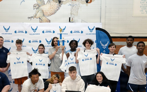 Air Force Reserve recruiters bridge the gap, connect with future Airmen