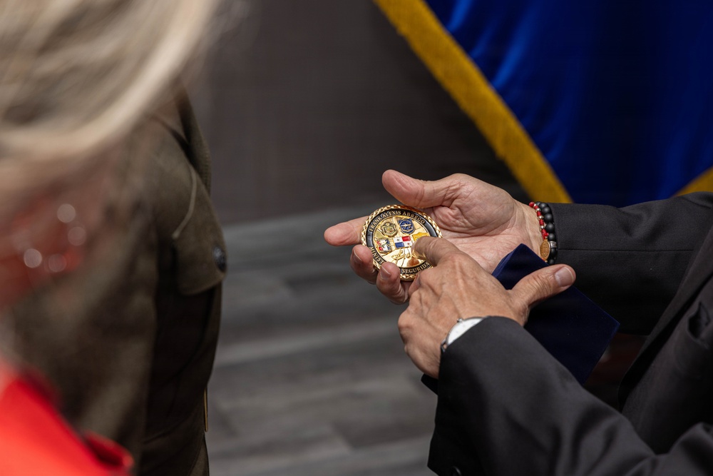 SOUTHCOM Commander meets with Panama government officials