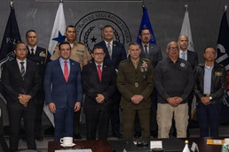 SOUTHCOM Commander meets with Panama government officials