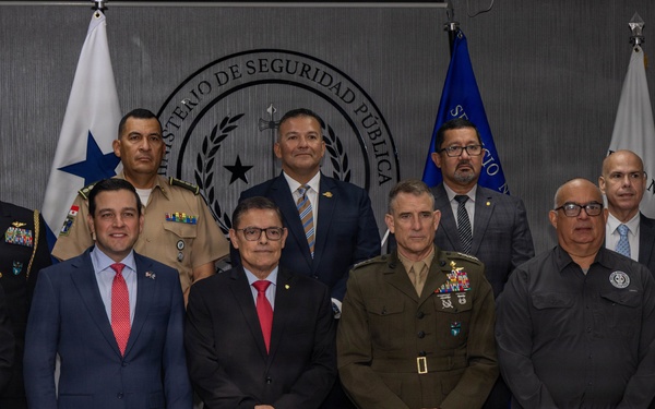 Gen. Donovan Meets with Panamanian President Mulino, Senior Security Leaders in Panama