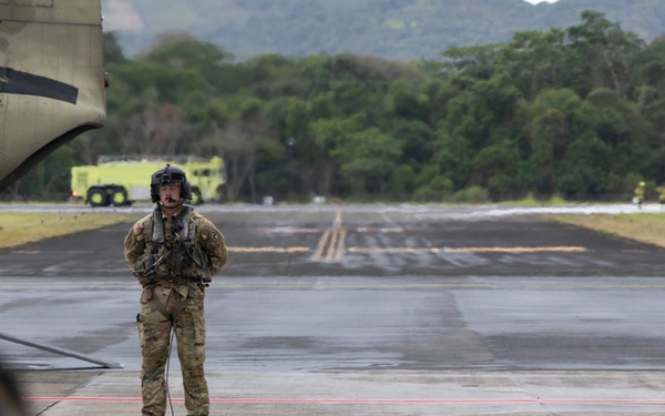 SOUTHCOM Commander meets with Panama government officials