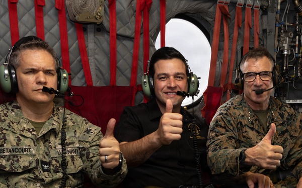 SOUTHCOM Commander meets with Panama government officials