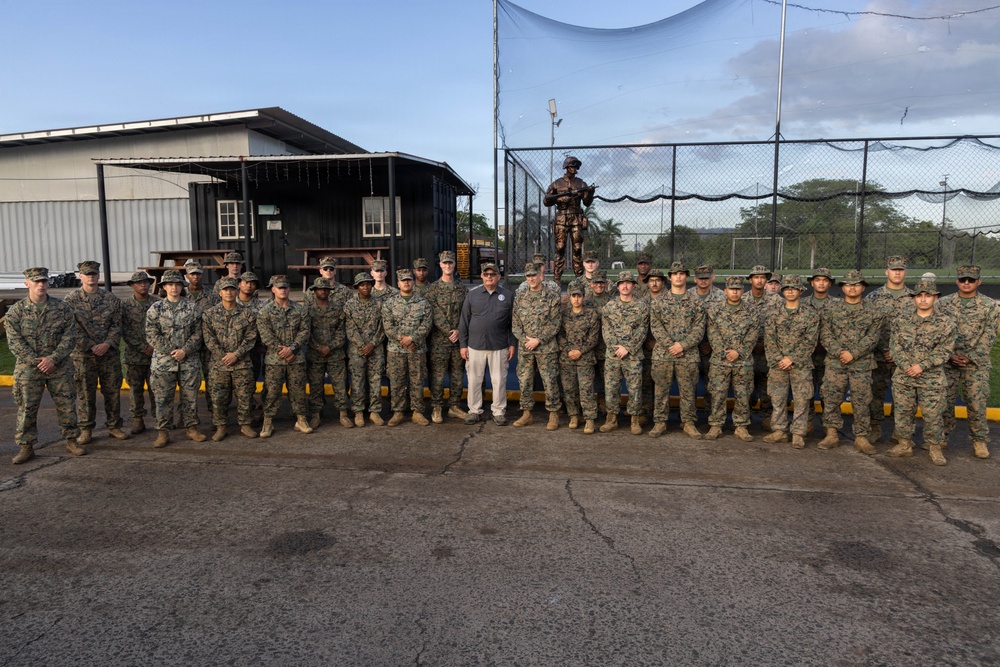 SOUTHCOM Commander meets with Panama government officials