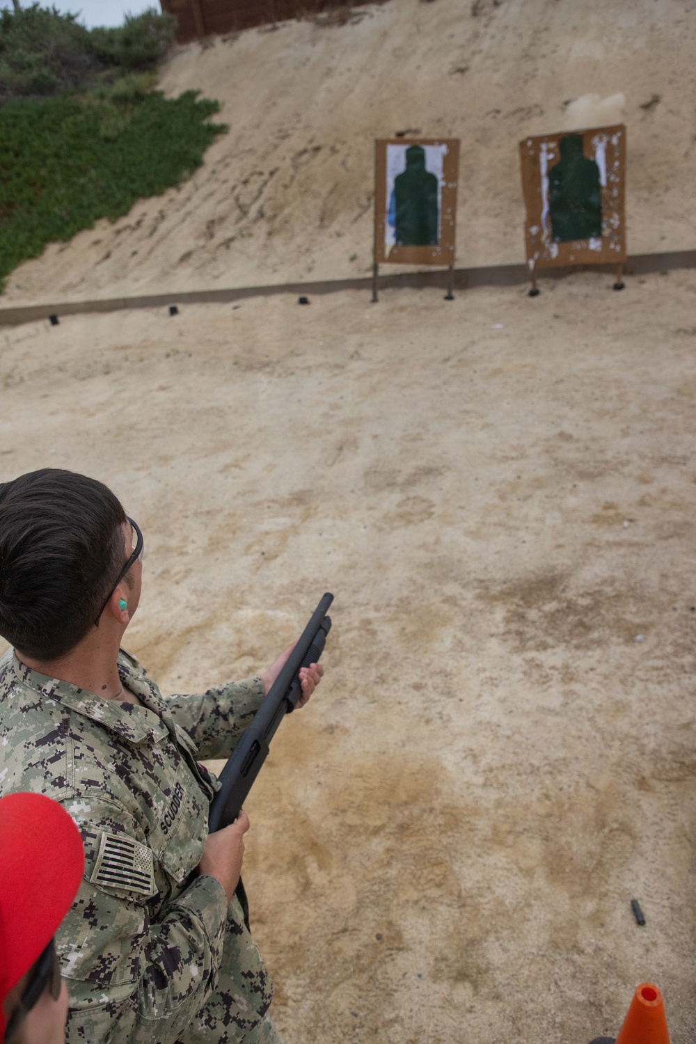 NMCB 4 Seabee Qualifies on Shotgun