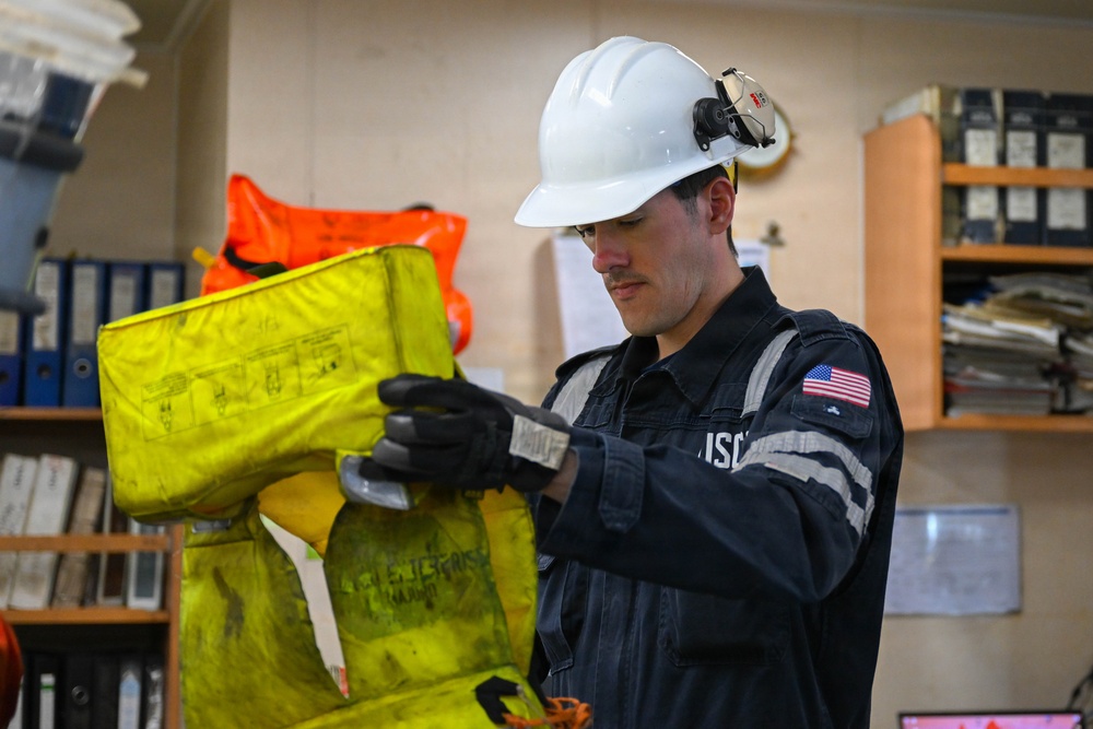 Coast Guard conducts commercial vessel inspection