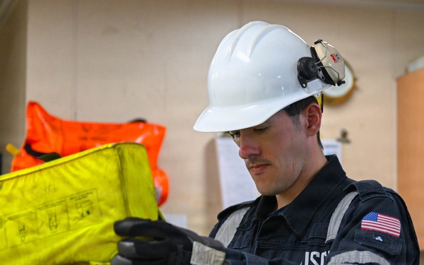Coast Guard conducts commercial vessel inspection