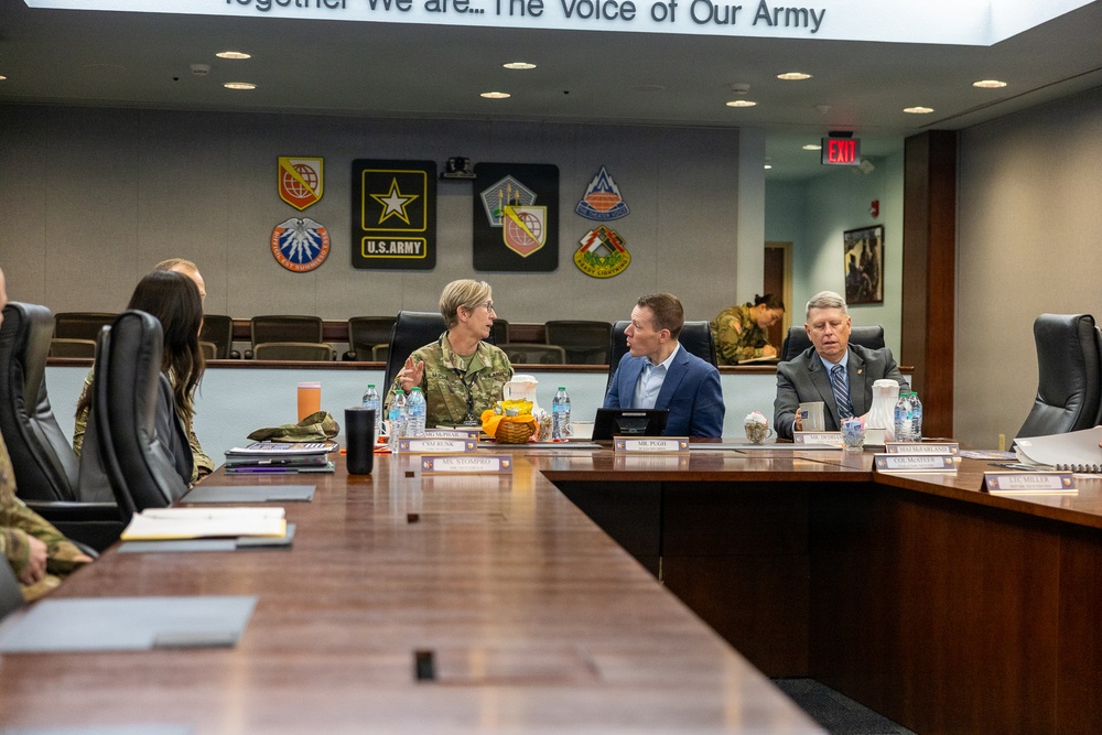 The Principal Cyber Advisor to the Secretary of the Army visits NETCOM to review global network, cyber operations and readiness