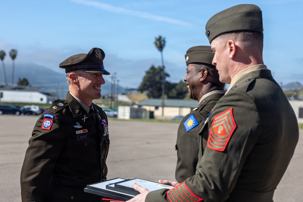 1st MARDIV holds retirement ceremony for U.S. Army Maj. Schlaf