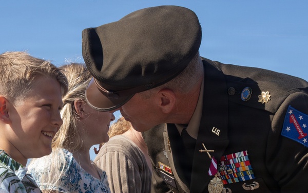 1st MARDIV holds retirement ceremony for U.S. Army Maj. Schlaf