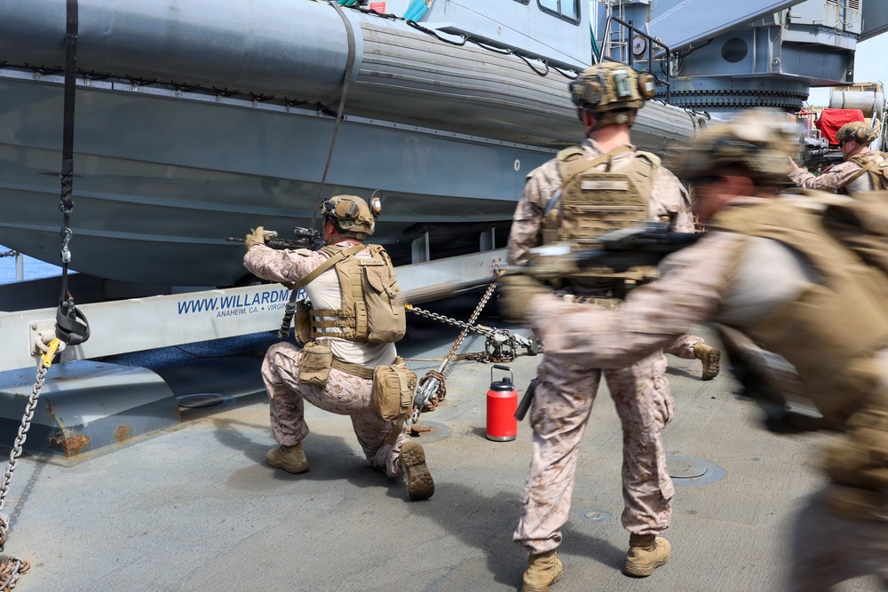 11th MEU Conducts Security, MCMAP Training Aboard Comstock
