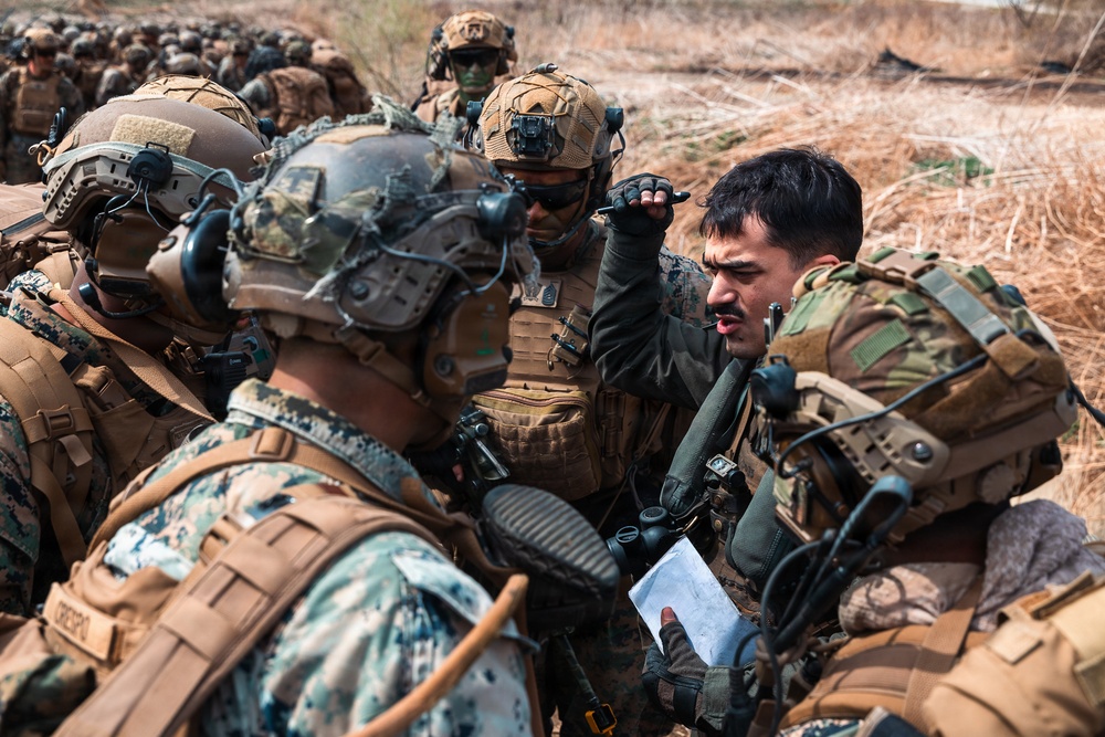 12th LCT Marines insert via CH-53E Super Stallions during air assault