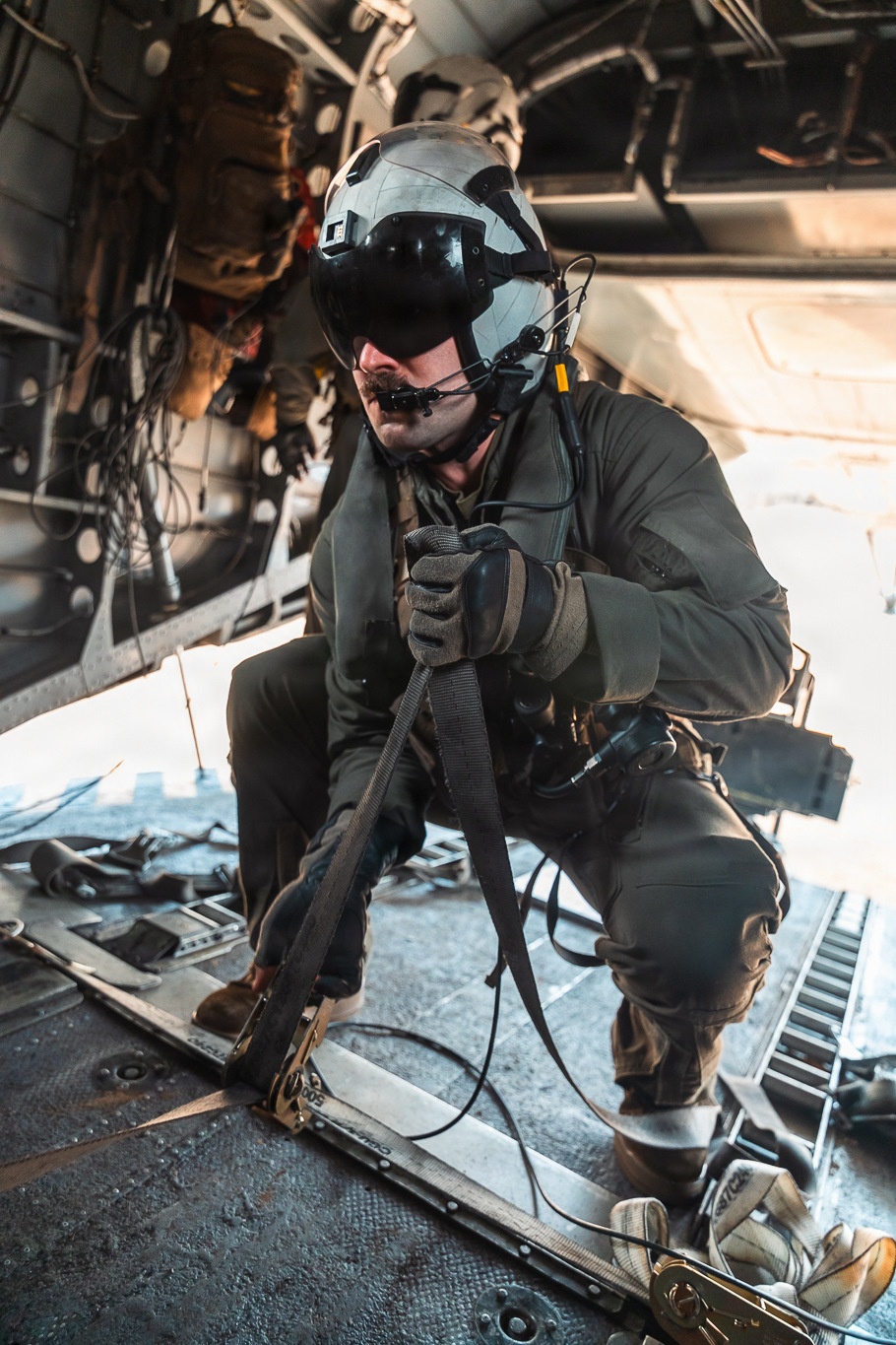 12th LCT Marines insert via CH-53E Super Stallions during air assault