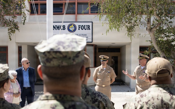 Lt. Cmdr. Stassi of NMCB 4 is promoted