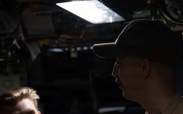 STAFFDEL Lukas visits USS Indiana (SSN 789)