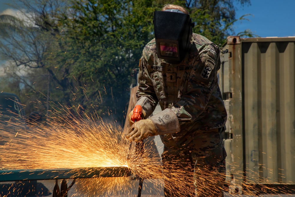 U.S. Soldiers Train with Exothermic Torch
