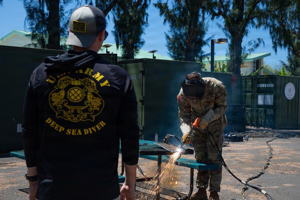 U.S. Soldiers Train with Exothermic Torch