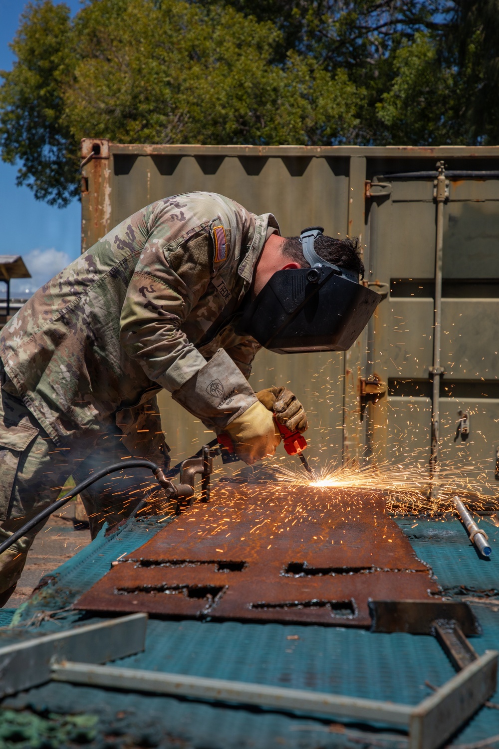 U.S. Soldiers Train with Exothermic Torch