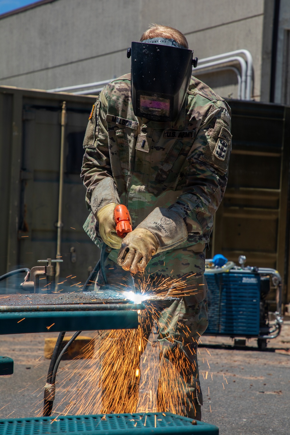 U.S. Soldiers Train with Exothermic Torch