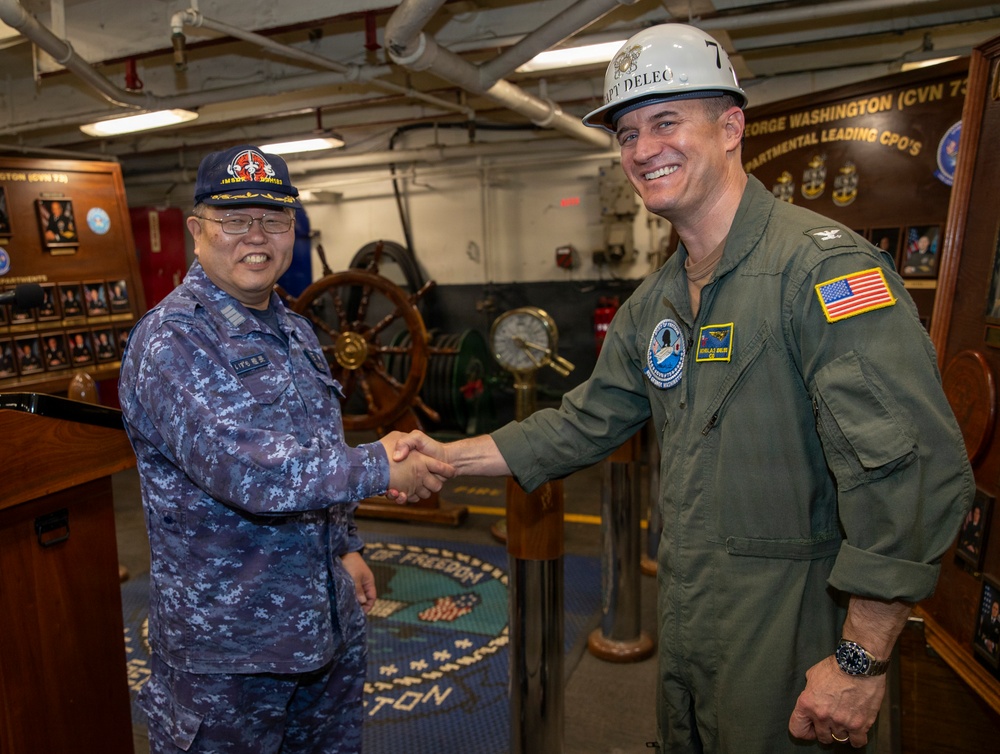 George Washington hosts Izumo for an Award Ceremony&amp;#xA;