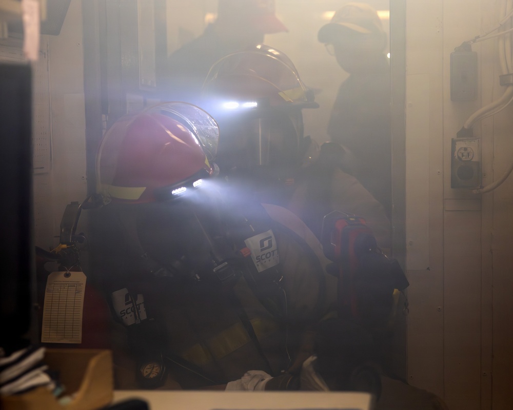 USS Arleigh Burke (DDG 51) Damage Control Drills