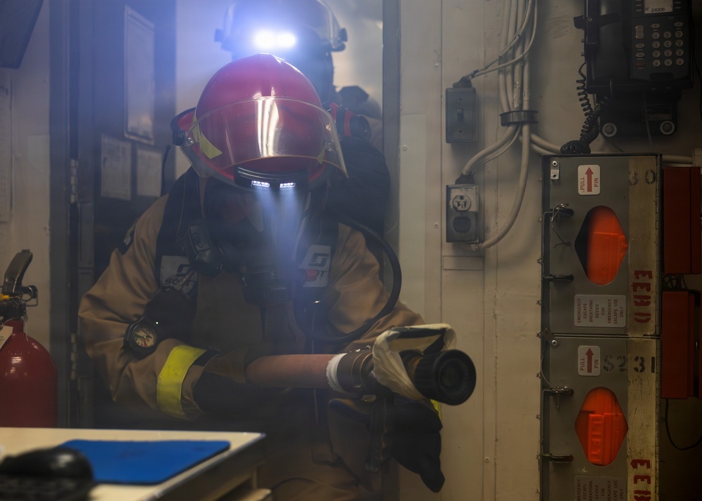USS Arleigh Burke (DDG 51) Damage Control Drill