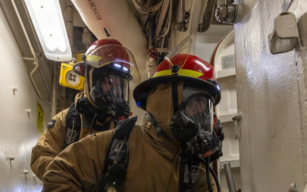 USS Arleigh Burke (DDG 51) Damage Control Drill
