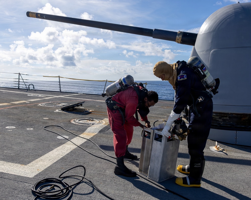 USS Arleigh Burke (DDG 51) Damage Control Drill