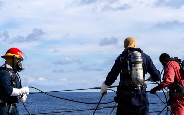 USS Arleigh Burke (DDG 51) Damage Control Drill