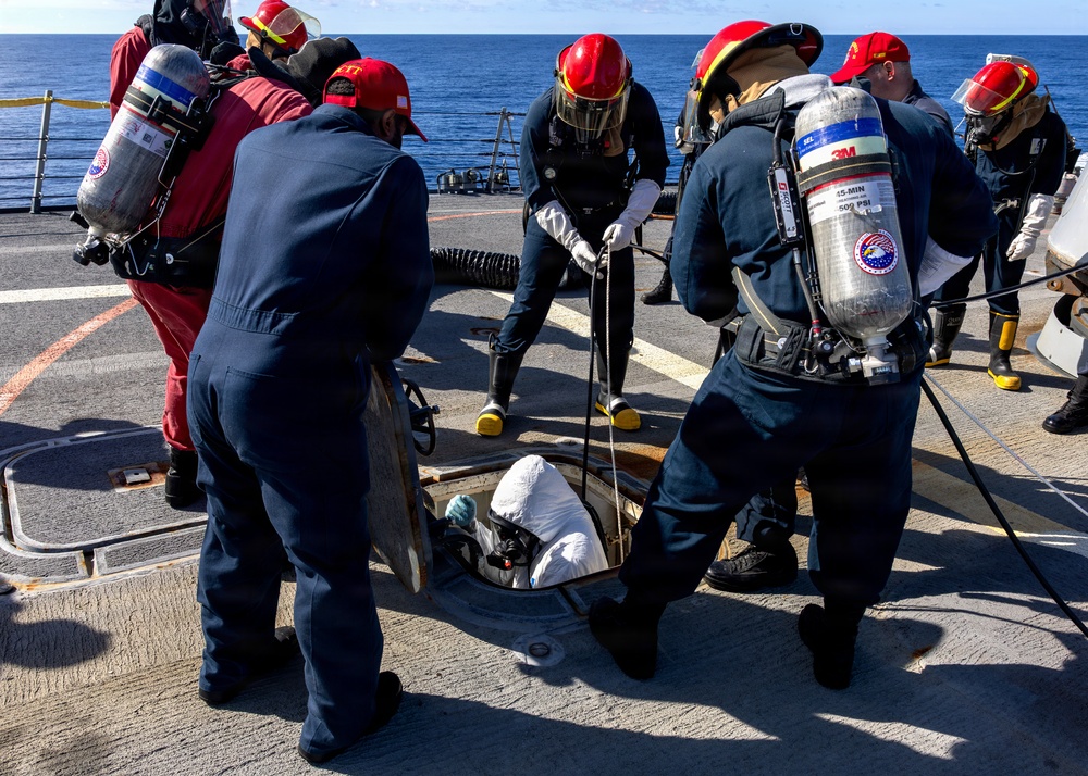USS Arleigh Burke (DDG 51) Damage Control Drill