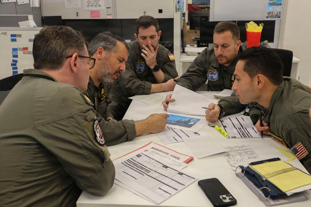Service members from HSM-79 conduct interoperability planning exercises with the Spanish Armada