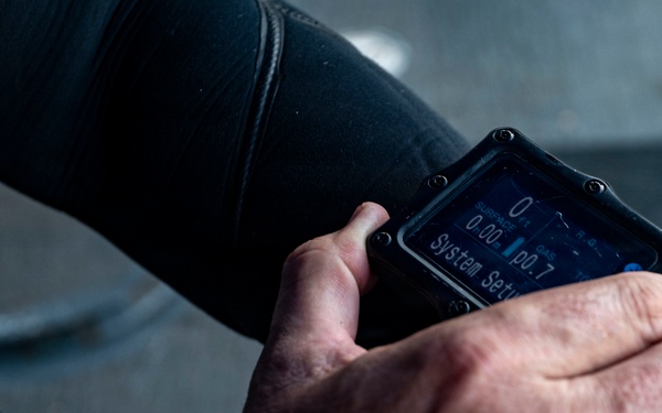 26-1PH Conducts Diving Operations