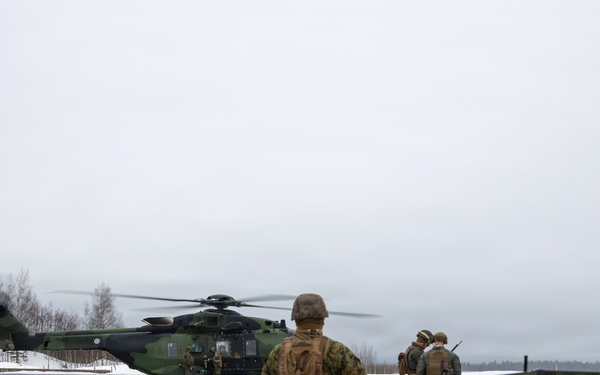 CORE26 |Finnish Air Force, U.S. Marines Join Together to Fuel Aircraft in the Arctic
