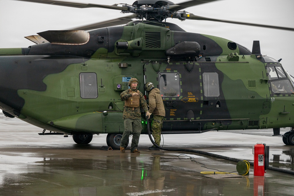 CORE26 |Finnish Air Force, U.S. Marines Join Together to Fuel Aircraft in the Arctic